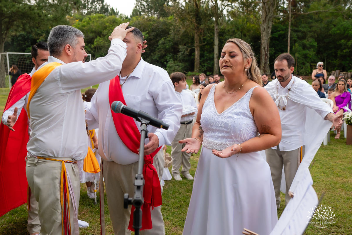 Casamento Cata e Dani - Catarina e Daniel - Clube Caça e Pesca - Casamento ao ar livre - buquê - noivo - noiva - filhos - alianças - pajem - aia - vestido de noiva - Antonio Rocha Fotografias - Pelotas - RS - Cerimônia e Festa de Casamento - Fábio Saraiva