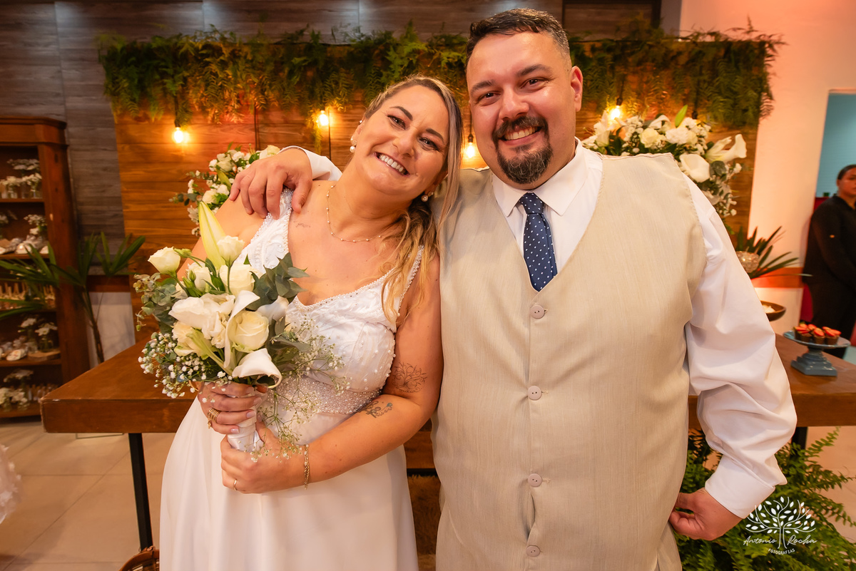 Casamento Cata e Dani - Catarina e Daniel - Clube Caça e Pesca - Casamento ao ar livre - buquê - noivo - noiva - filhos - alianças - pajem - aia - vestido de noiva - Antonio Rocha Fotografias - Pelotas - RS - Cerimônia e Festa de Casamento - Fábio Saraiva