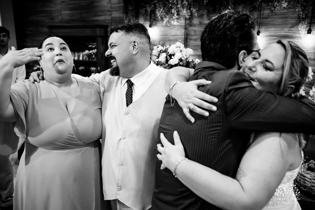 Casamento Cata e Dani - Catarina e Daniel - Clube Caça e Pesca - Casamento ao ar livre - buquê - noivo - noiva - filhos - alianças - pajem - aia - vestido de noiva - Antonio Rocha Fotografias - Pelotas - RS - Cerimônia e Festa de Casamento - Fábio Saraiva