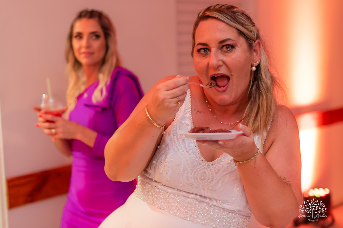 Casamento Cata e Dani - Catarina e Daniel - Clube Caça e Pesca - Casamento ao ar livre - buquê - noivo - noiva - filhos - alianças - pajem - aia - vestido de noiva - Antonio Rocha Fotografias - Pelotas - RS - Cerimônia e Festa de Casamento - Fábio Saraiva