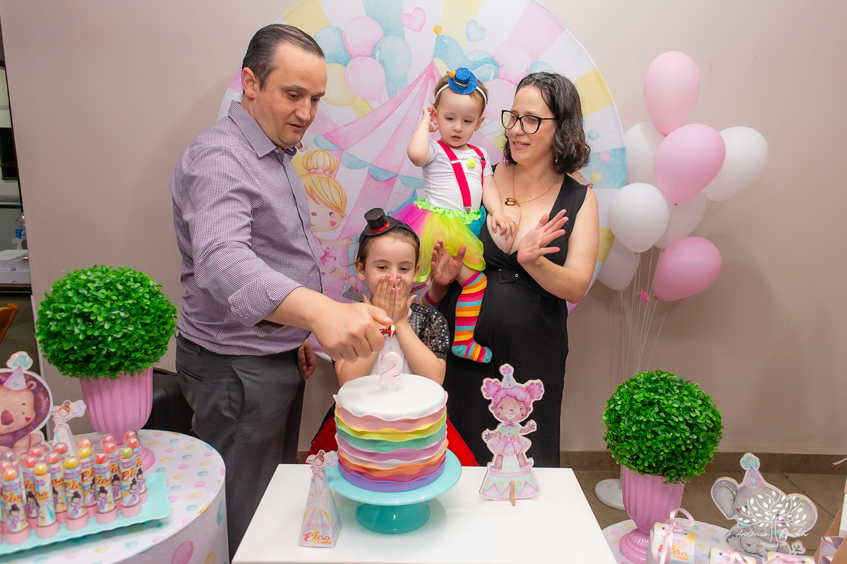 Elisa - Gabriela - 2 anos - Festa Infantil - Luis - Camila - Festa de Criança - Fotografia de Família - Circo - Palhacinha - Mágica - Lúdico - Condomínio Rua Brasil -  salão de festas - decoração - Temática de Circo - Pelotas - Antonio Rocha