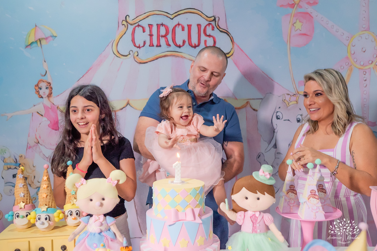Alice – 1 ano – Igor – Márcia - Festa Infantil - Festa de Criança - Fotografia de Família - Circo - Lúdico – Cliff Kids - Salão de Festas Infantil – Decoração Temática de Circo - Pelotas - Antonio Rocha