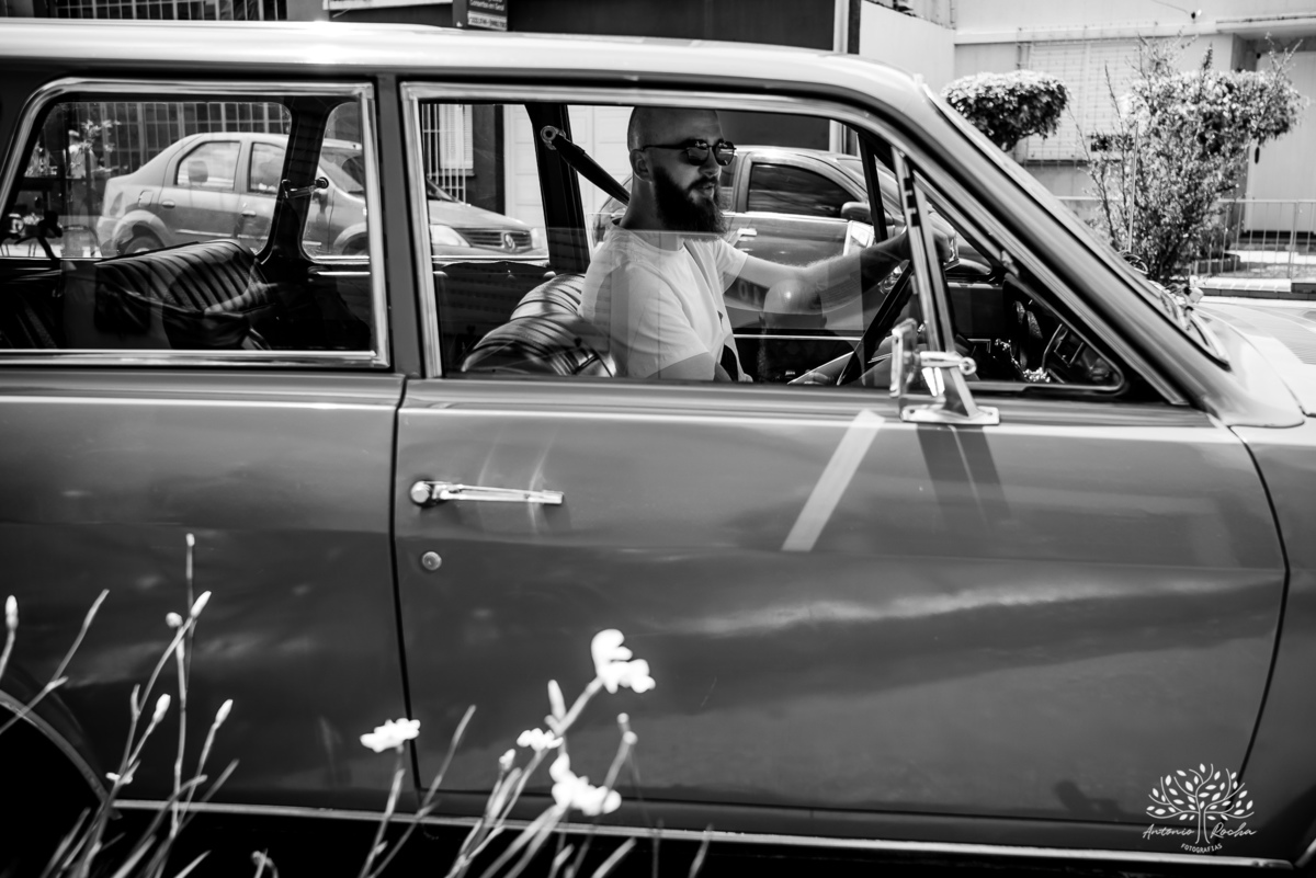 Caroline – Carol – Filipe – Casamento – Hora do Sim – Dia do Sim – Noivo – Noiva – Carro Antigo – Vestido de Noiva – Terno do Noivo – Buquê dos Sonhos - Pelotas - Antonio Rocha