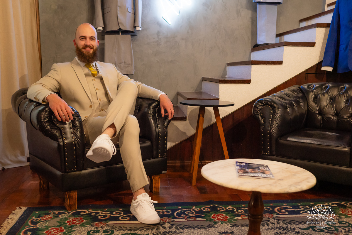 Caroline – Carol – Filipe – Casamento – Hora do Sim – Dia do Sim – Noivo – Noiva – Carro Antigo – Vestido de Noiva – Terno do Noivo – Buquê dos Sonhos - Pelotas - Antonio Rocha