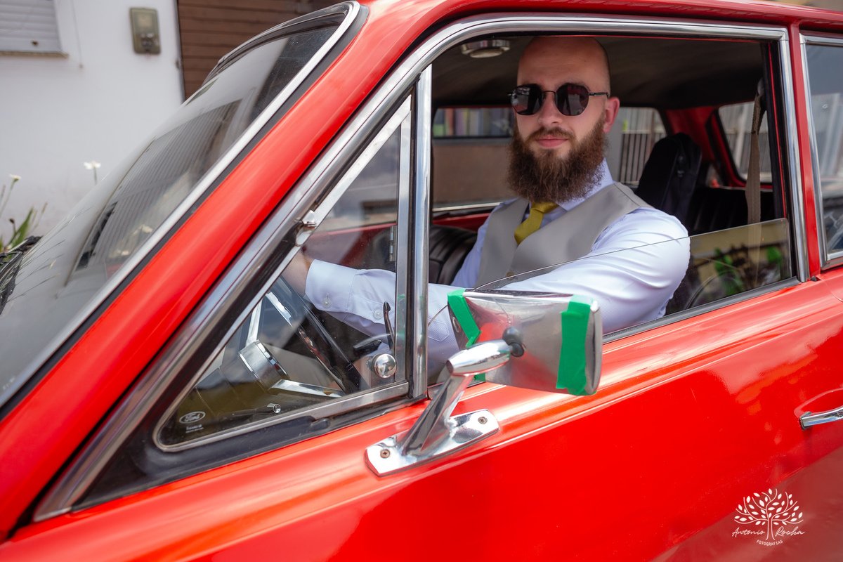 Caroline – Carol – Filipe – Casamento – Hora do Sim – Dia do Sim – Noivo – Noiva – Carro Antigo – Vestido de Noiva – Terno do Noivo – Buquê dos Sonhos - Pelotas - Antonio Rocha