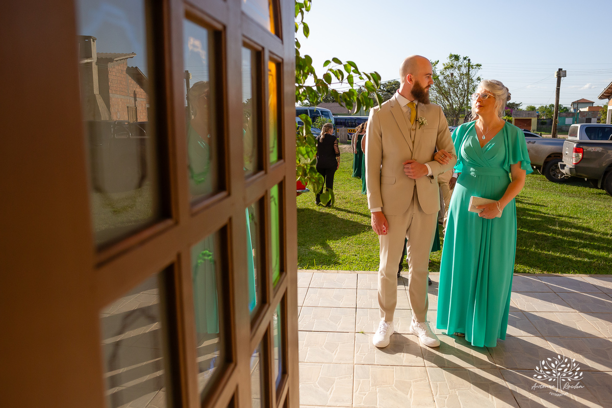 Caroline – Carol – Filipe – Casamento – Hora do Sim – Dia do Sim – Noivo – Noiva – Carro Antigo – Vestido de Noiva – Terno do Noivo – Buquê dos Sonhos - Pelotas - Antonio Rocha