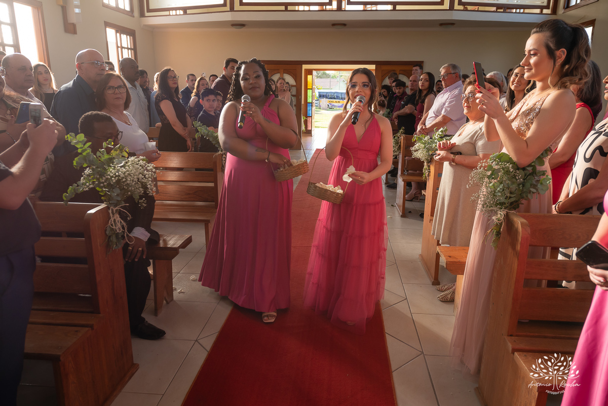 Caroline – Carol – Filipe – Casamento – Hora do Sim – Dia do Sim – Noivo – Noiva – Carro Antigo – Vestido de Noiva – Terno do Noivo – Buquê dos Sonhos - Pelotas - Antonio Rocha