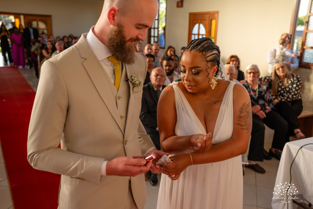 Caroline – Carol – Filipe – Casamento – Hora do Sim – Dia do Sim – Noivo – Noiva – Carro Antigo – Vestido de Noiva – Terno do Noivo – Buquê dos Sonhos - Pelotas - Antonio Rocha