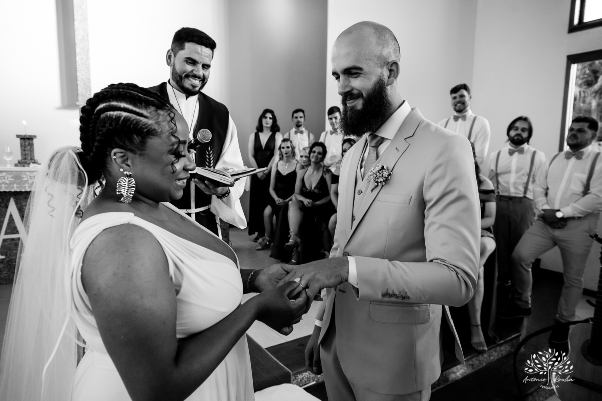 Caroline – Carol – Filipe – Casamento – Hora do Sim – Dia do Sim – Noivo – Noiva – Carro Antigo – Vestido de Noiva – Terno do Noivo – Buquê dos Sonhos - Pelotas - Antonio Rocha