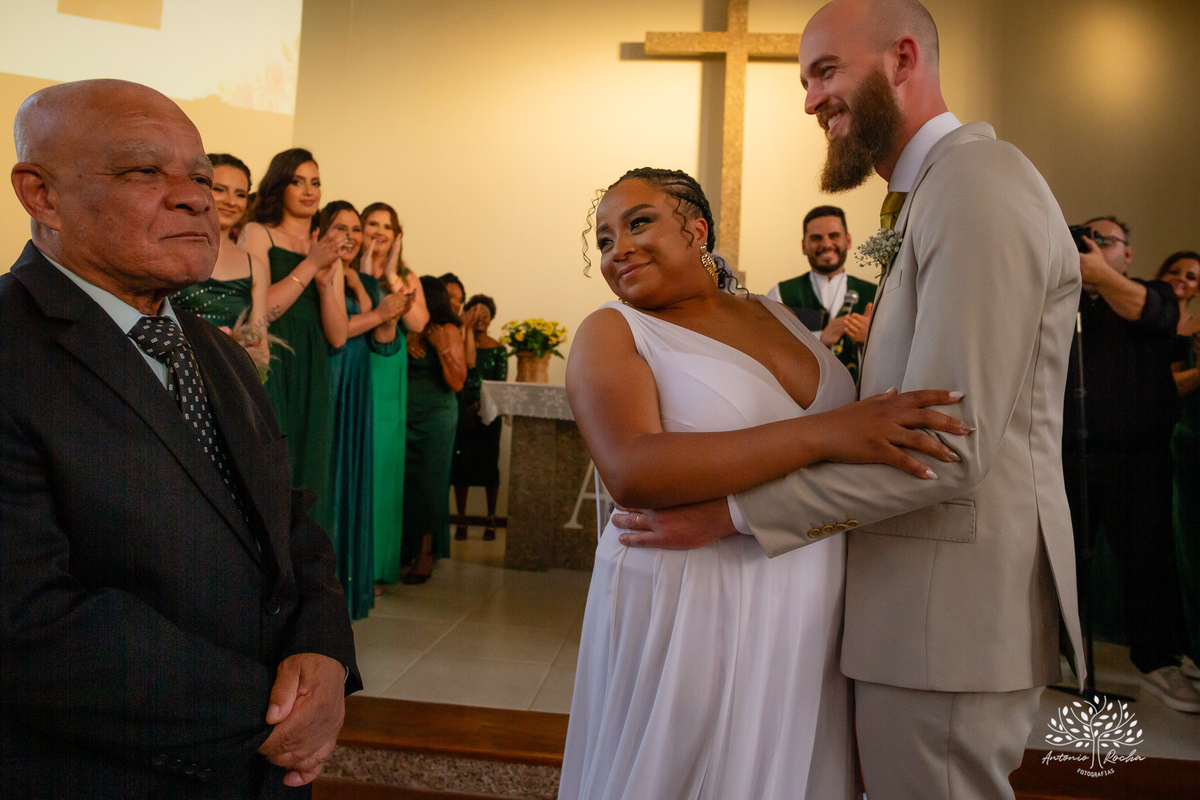 Caroline – Carol – Filipe – Casamento – Hora do Sim – Dia do Sim – Noivo – Noiva – Carro Antigo – Vestido de Noiva – Terno do Noivo – Buquê dos Sonhos - Pelotas - Antonio Rocha