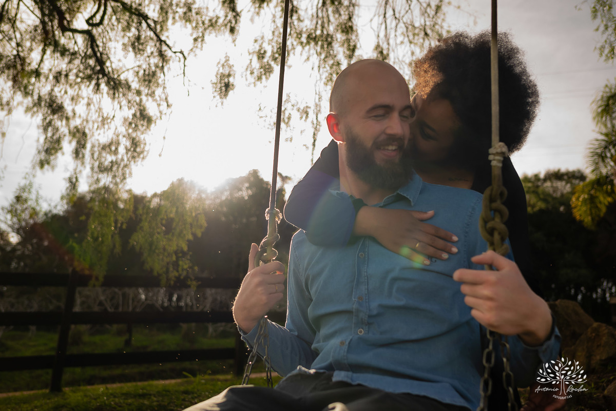 Caroline – Carol – Filipe – Casamento – Hora do Sim – Dia do Sim – Noivo – Noiva – Carro Antigo – Vestido de Noiva – Terno do Noivo – Buquê dos Sonhos - Pelotas - Antonio Rocha - Cabana - Morro Redondo - Bella Vista - Motoqueiro