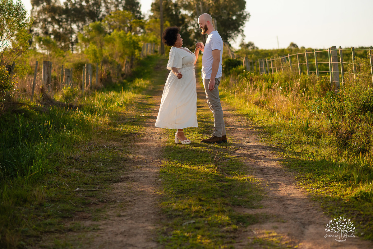 Caroline – Carol – Filipe – Casamento – Hora do Sim – Dia do Sim – Noivo – Noiva – Carro Antigo – Vestido de Noiva – Terno do Noivo – Buquê dos Sonhos - Pelotas - Antonio Rocha - Cabana - Morro Redondo - Bella Vista - Motoqueiro 