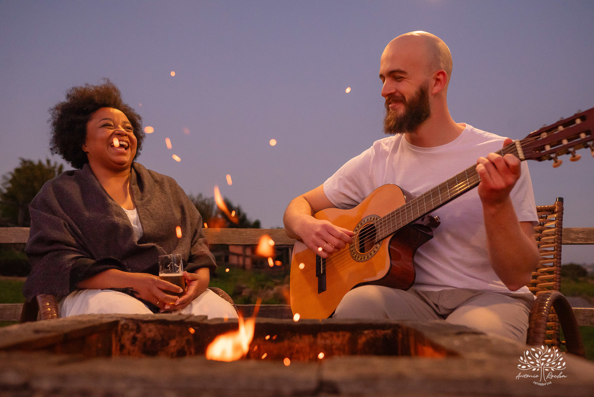 Caroline – Carol – Filipe – Casamento – Hora do Sim – Dia do Sim – Noivo – Noiva – Carro Antigo – Vestido de Noiva – Terno do Noivo – Buquê dos Sonhos - Pelotas - Antonio Rocha - Cabana - Morro Redondo - Bella Vista - Motoqueiro