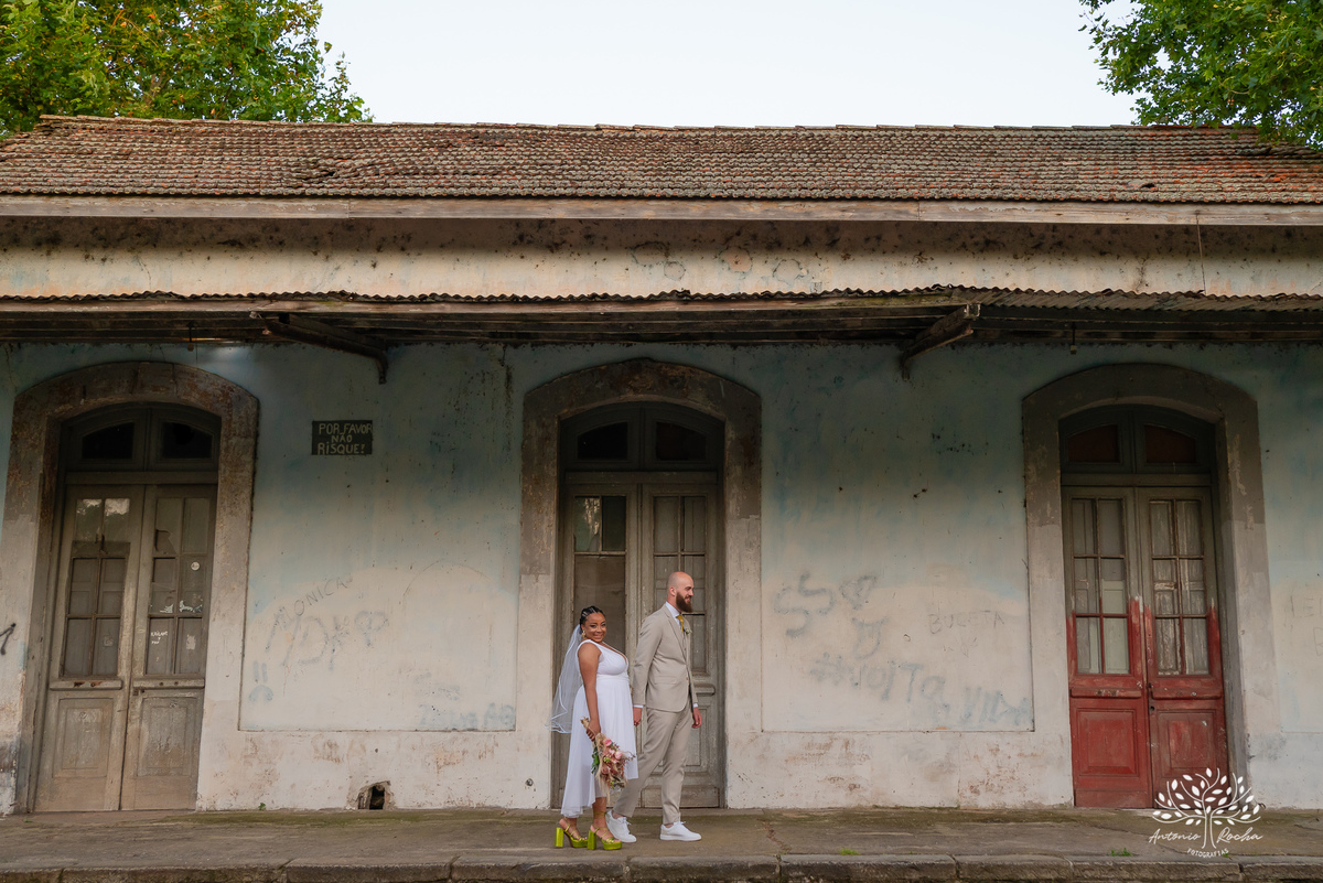 Caroline – Carol – Filipe – Casamento – Hora do Sim – Dia do Sim – Noivo – Noiva – Carro Antigo – Vestido de Noiva – Terno do Noivo – Buquê dos Sonhos - Pelotas - Antonio Rocha