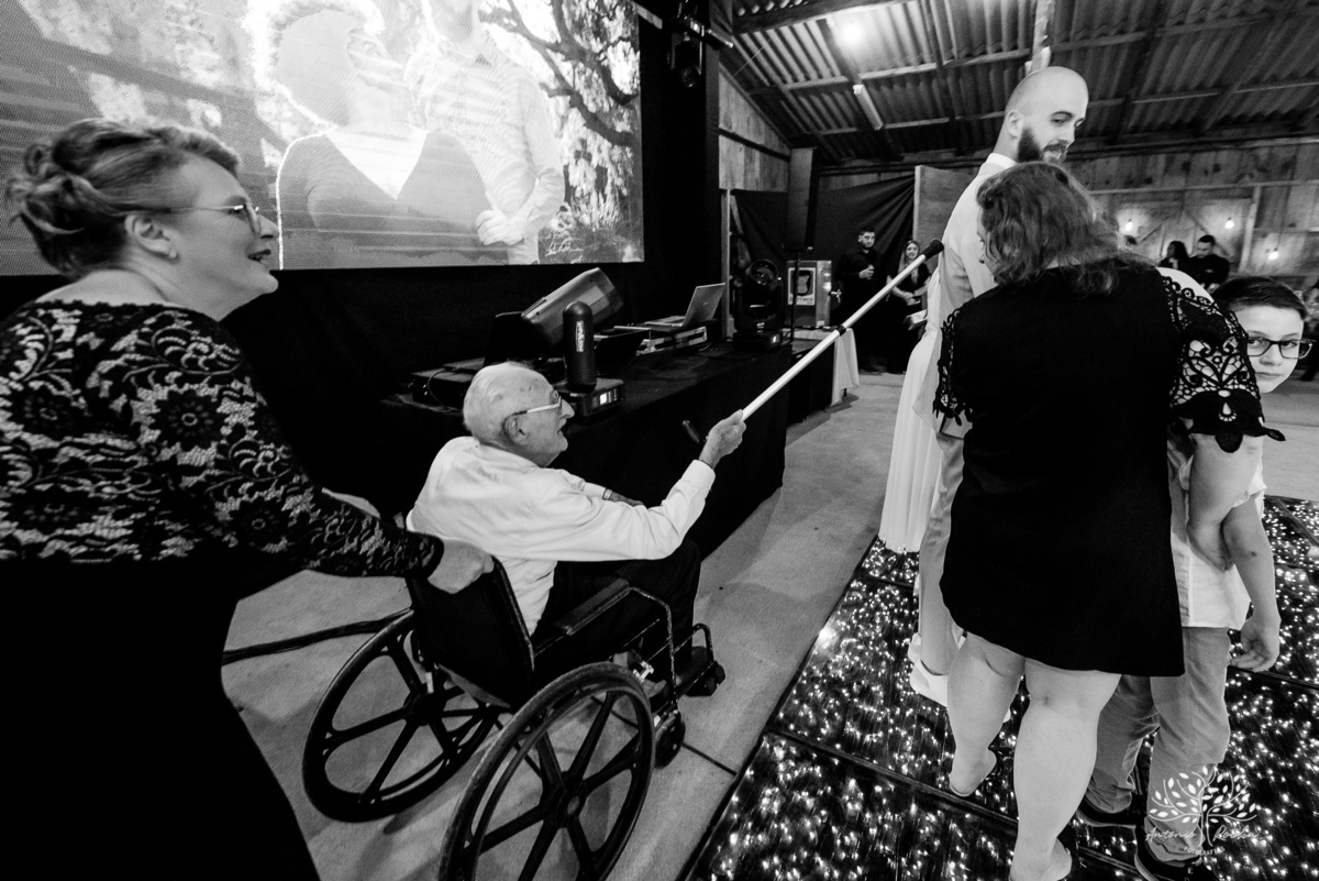 Caroline – Carol – Filipe – Casamento – Hora do Sim – Dia do Sim – Noivo – Noiva – Carro Antigo – Vestido de Noiva – Terno do Noivo – Buquê dos Sonhos - Pelotas - Antonio Rocha