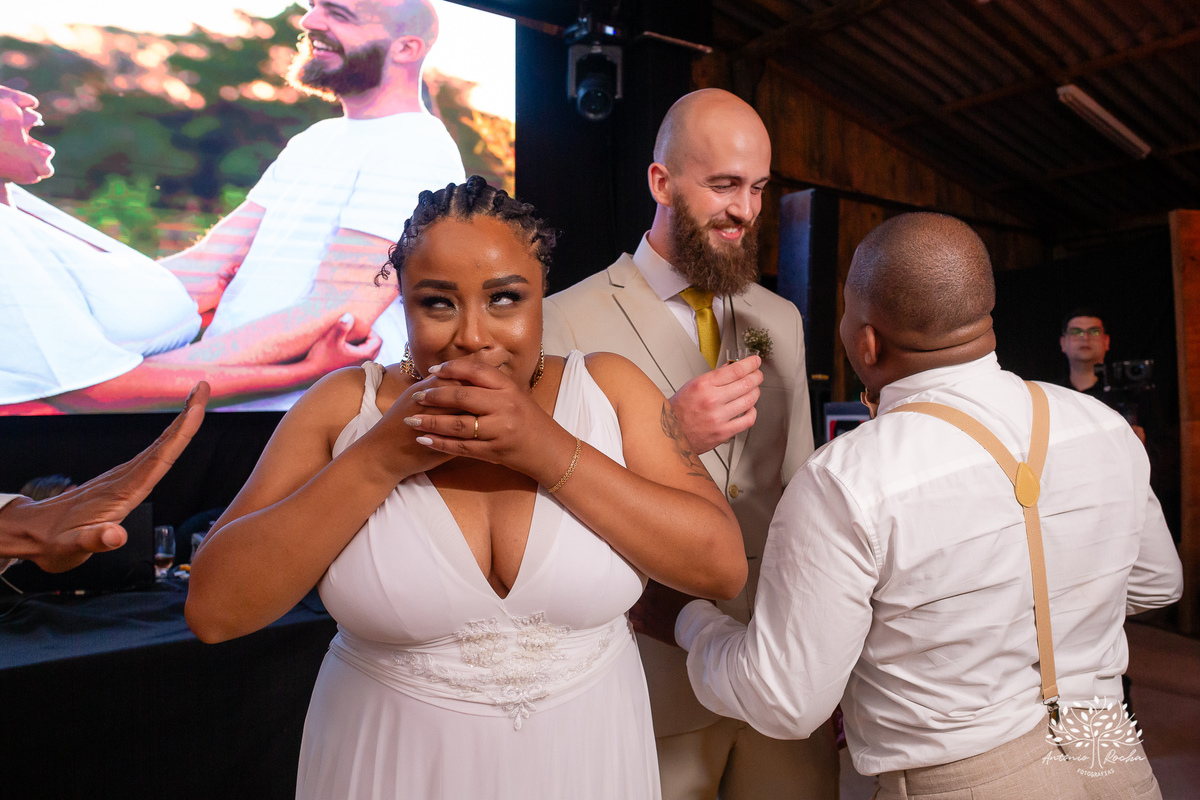 Caroline – Carol – Filipe – Casamento – Hora do Sim – Dia do Sim – Noivo – Noiva – Carro Antigo – Vestido de Noiva – Terno do Noivo – Buquê dos Sonhos - Pelotas - Antonio Rocha