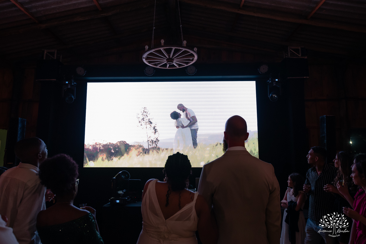 Caroline – Carol – Filipe – Casamento – Hora do Sim – Dia do Sim – Noivo – Noiva – Carro Antigo – Vestido de Noiva – Terno do Noivo – Buquê dos Sonhos - Pelotas - Antonio Rocha