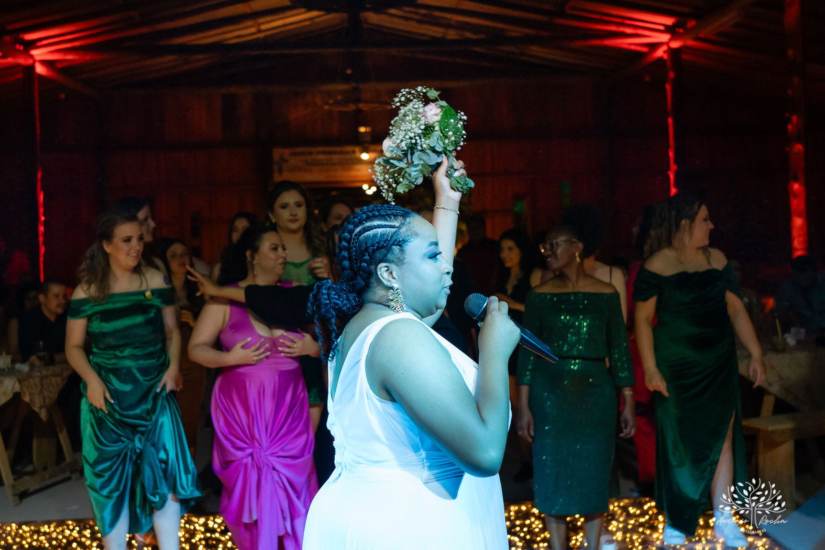 Caroline – Carol – Filipe – Casamento – Hora do Sim – Dia do Sim – Noivo – Noiva – Carro Antigo – Vestido de Noiva – Terno do Noivo – Buquê dos Sonhos - Pelotas - Antonio Rocha