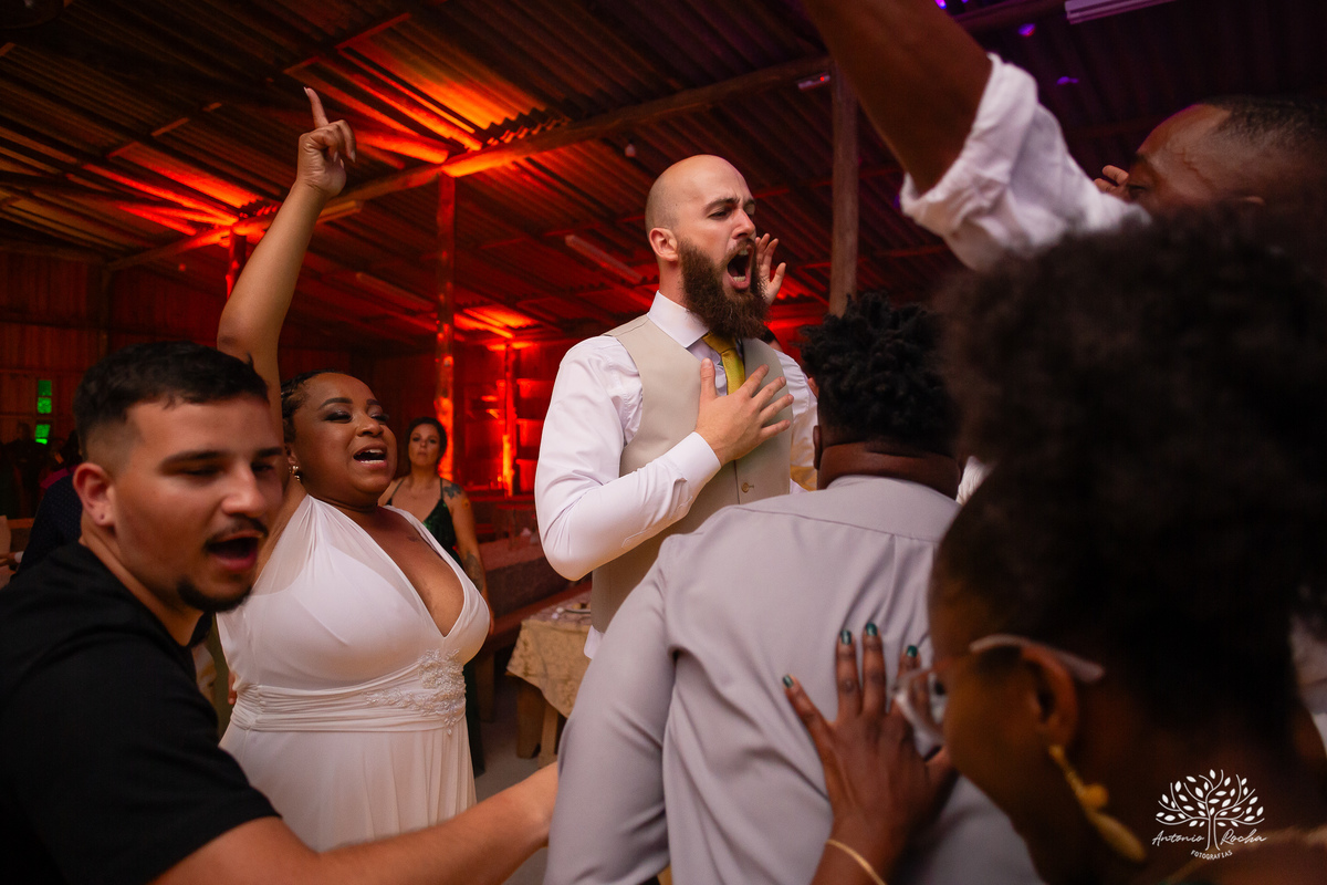 Caroline – Carol – Filipe – Casamento – Hora do Sim – Dia do Sim – Noivo – Noiva – Carro Antigo – Vestido de Noiva – Terno do Noivo – Buquê dos Sonhos - Pelotas - Antonio Rocha