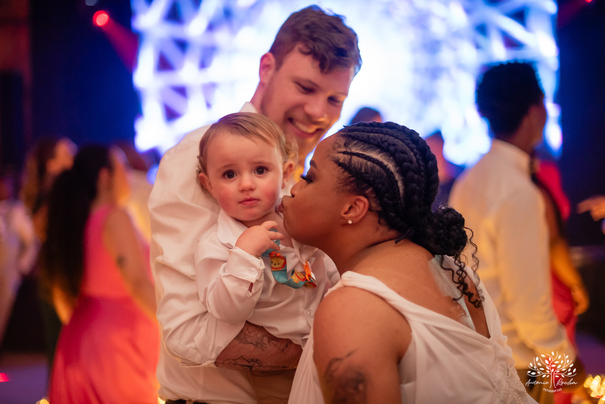 Caroline – Carol – Filipe – Casamento – Hora do Sim – Dia do Sim – Noivo – Noiva – Carro Antigo – Vestido de Noiva – Terno do Noivo – Buquê dos Sonhos - Pelotas - Antonio Rocha