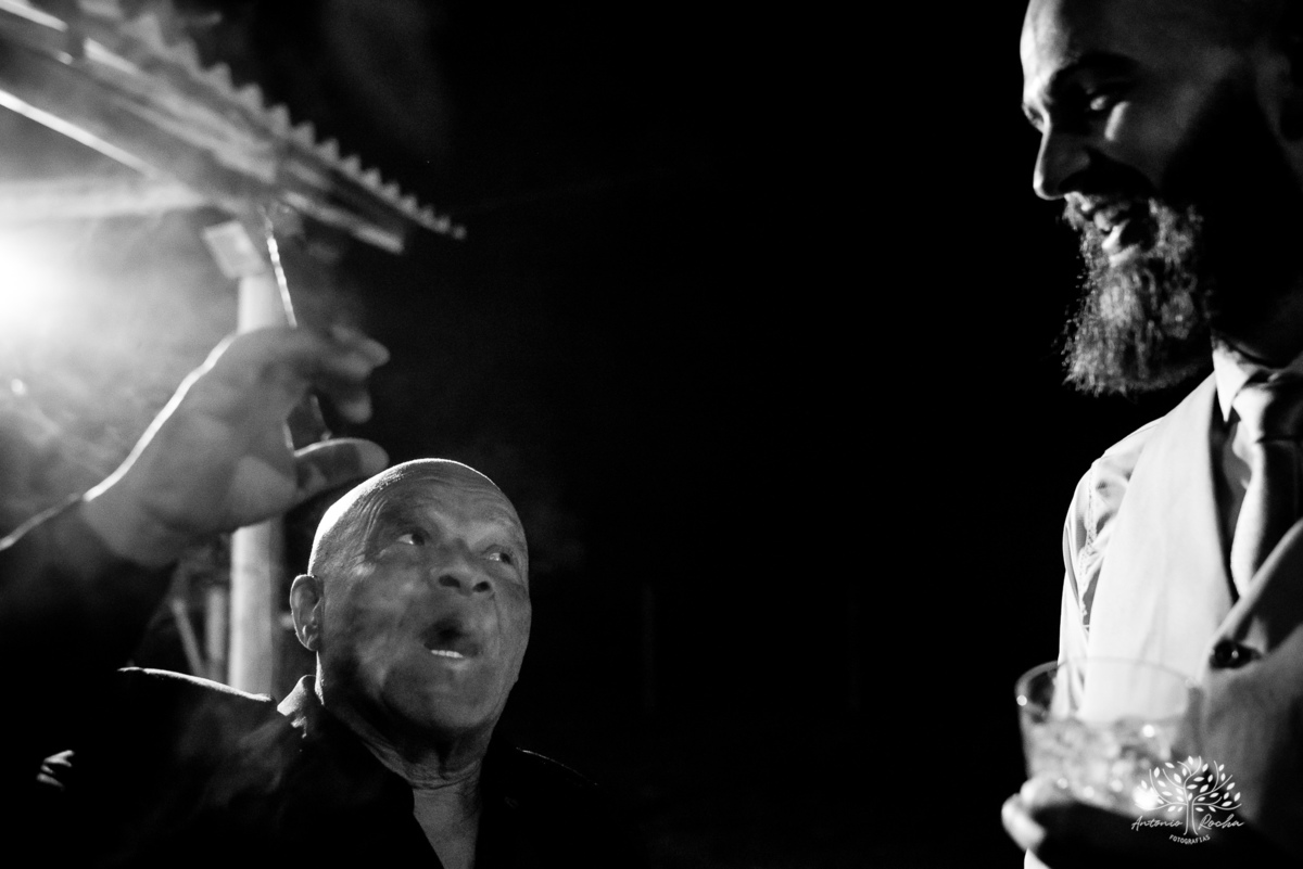 Caroline – Carol – Filipe – Casamento – Hora do Sim – Dia do Sim – Noivo – Noiva – Carro Antigo – Vestido de Noiva – Terno do Noivo – Buquê dos Sonhos - Pelotas - Antonio Rocha