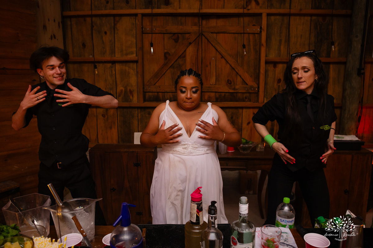 Caroline – Carol – Filipe – Casamento – Hora do Sim – Dia do Sim – Noivo – Noiva – Carro Antigo – Vestido de Noiva – Terno do Noivo – Buquê dos Sonhos - Pelotas - Antonio Rocha