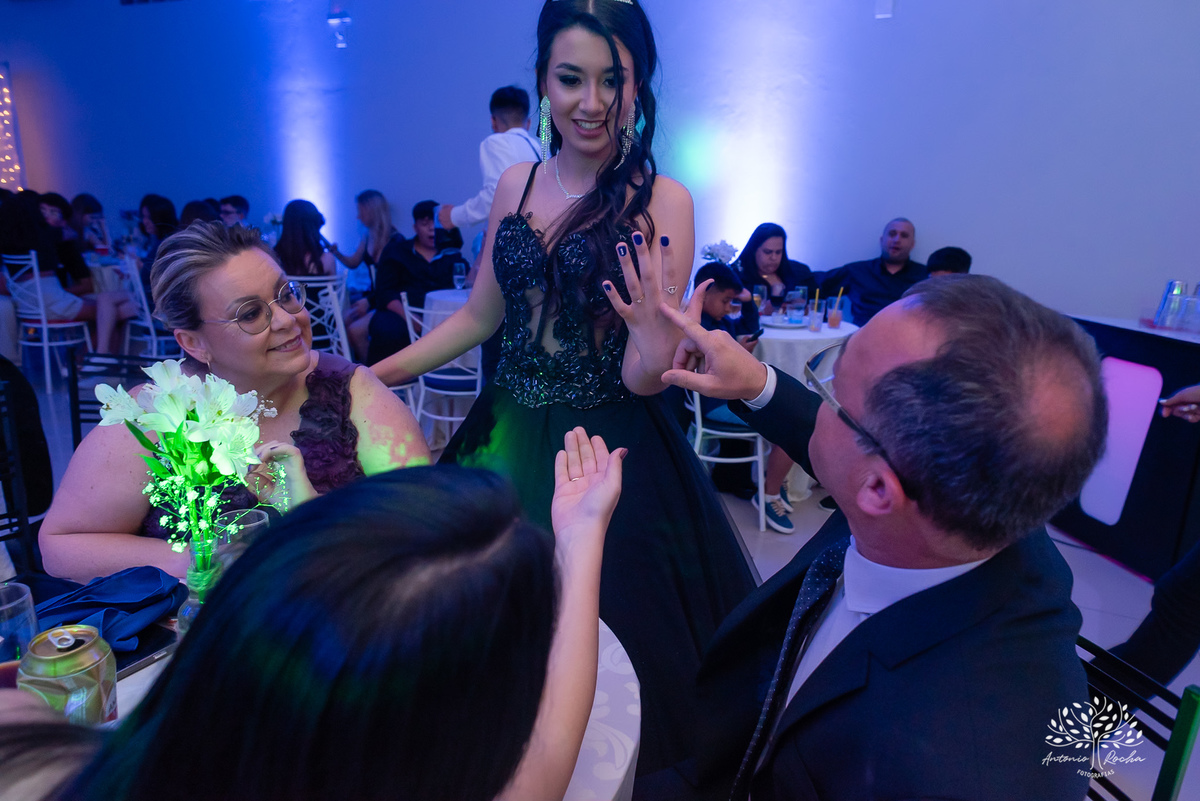 Isabely - 15 anos- quinze anos - Salão de Festas Bamboo - Infinity Bartenders - Pelotas - Antonio Rocha Fotografias