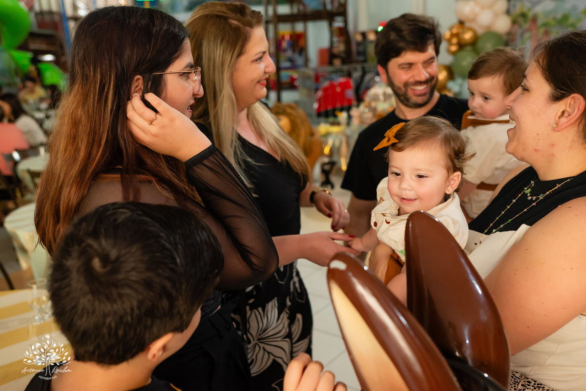 Maria - Luiz - Luanda - Fernando - Pelotas - Santa Catarina - Gêmeos - Irmãos - Pelotas - Antonio Rocha Fotografias - Tio Guigui - Safari - jeep - Menino - Menina - Aventura Safari - cassianoblefestas