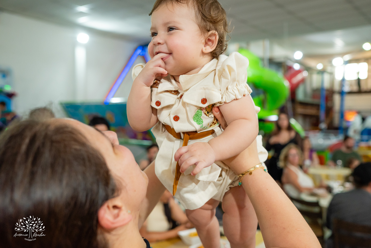 Maria - Luiz - Luanda - Fernando - Pelotas - Santa Catarina - Gêmeos - Irmãos - Pelotas - Antonio Rocha Fotografias - Tio Guigui - Safari - jeep - Menino - Menina - Aventura Safari - cassianoblefestas