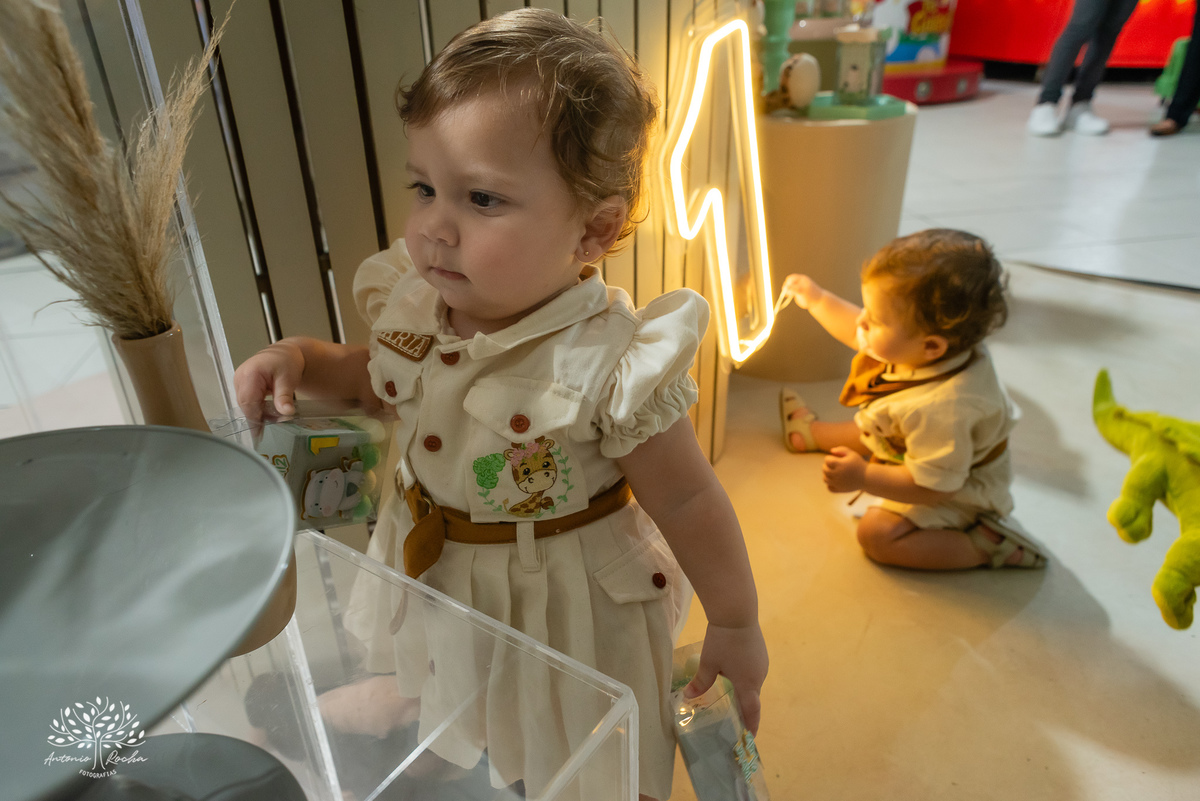 Maria - Luiz - Luanda - Fernando - Pelotas - Santa Catarina - Gêmeos - Irmãos - Pelotas - Antonio Rocha Fotografias - Tio Guigui - Safari - jeep - Menino - Menina - Aventura Safari - cassianoblefestas