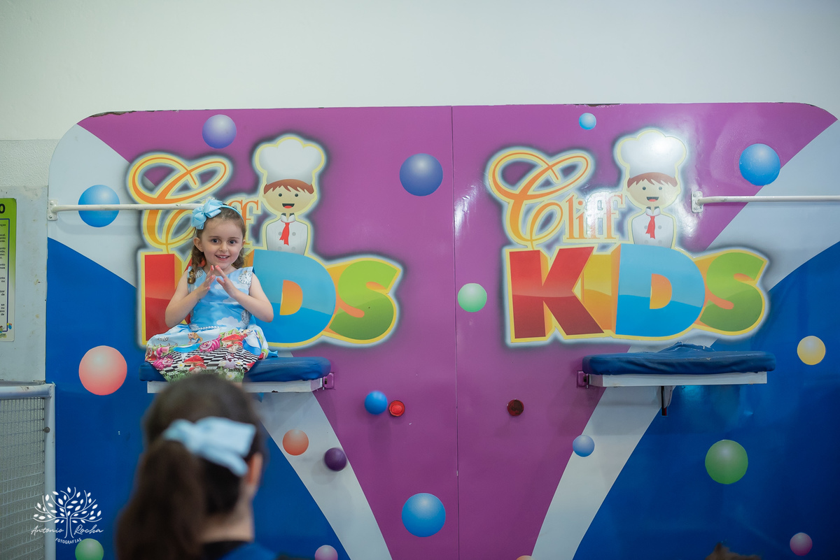 Alice – Cliff Kids - Festa Infantil – Festa de Criança – Fotografia de Família – Decoração Alice no País das Maravilhas – Chapeleiro Maluco - Pelotas - Antonio Rocha Fotografias