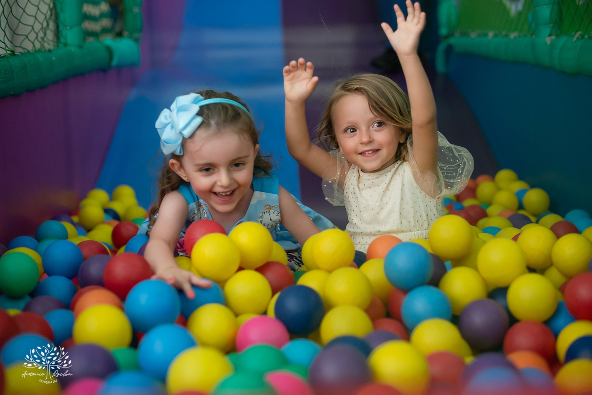 Alice – Cliff Kids - Festa Infantil – Festa de Criança – Fotografia de Família – Decoração Alice no País das Maravilhas – Chapeleiro Maluco - Pelotas - Antonio Rocha Fotografias