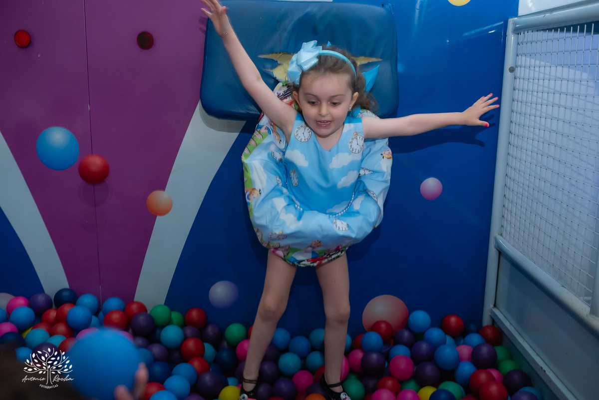 Alice – Cliff Kids - Festa Infantil – Festa de Criança – Fotografia de Família – Decoração Alice no País das Maravilhas – Chapeleiro Maluco - Pelotas - Antonio Rocha Fotografias