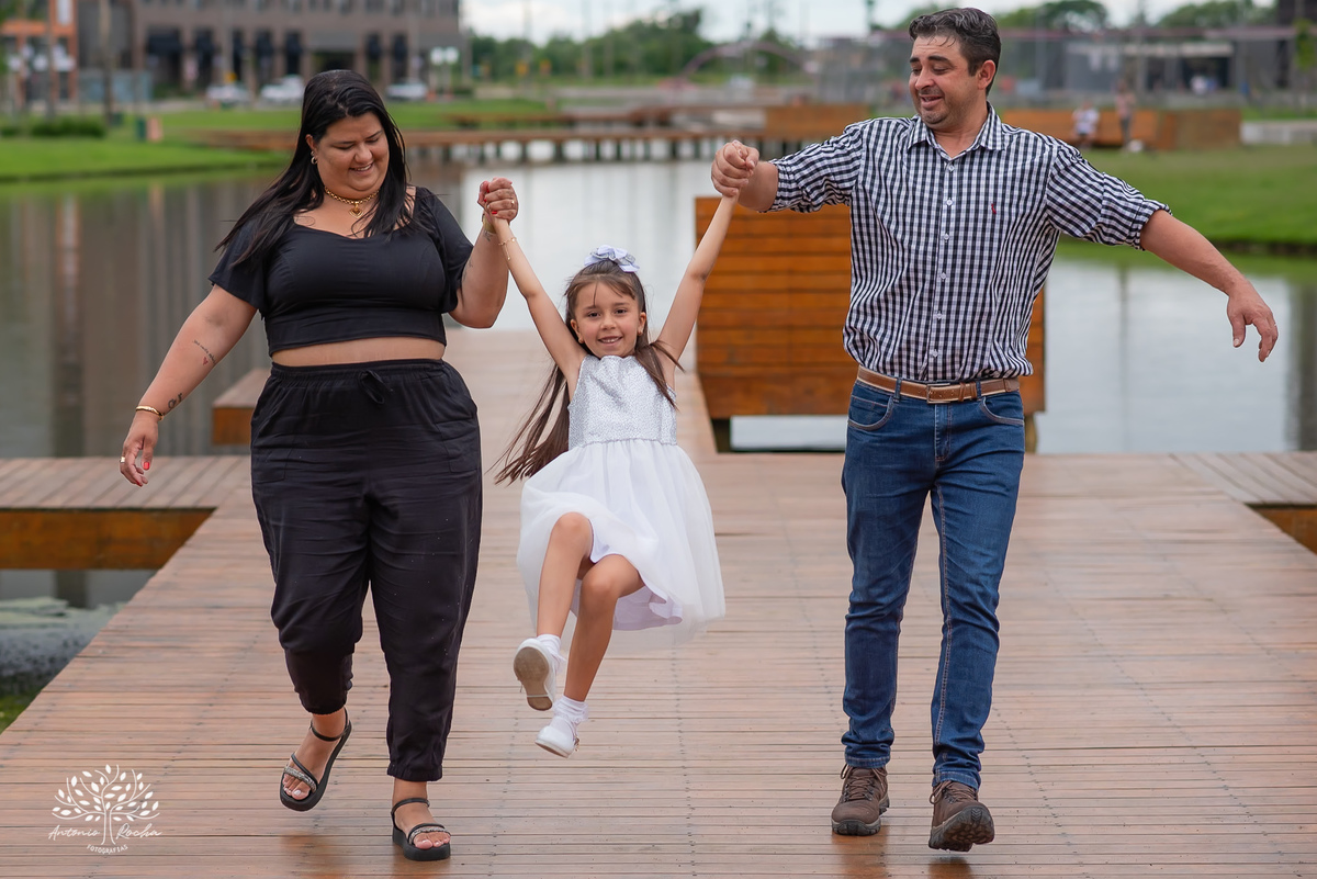 Ana Júlia – Formatura Infantil – Fotos de Formatura – Ensaio Externo – Formatura Pré-Escola – Toga Azul Infantil - Ensaio Infantil – Ensaio de Família – Fotografia de Família – Antonio Rocha Fotografias – Parque Una - Pelotas