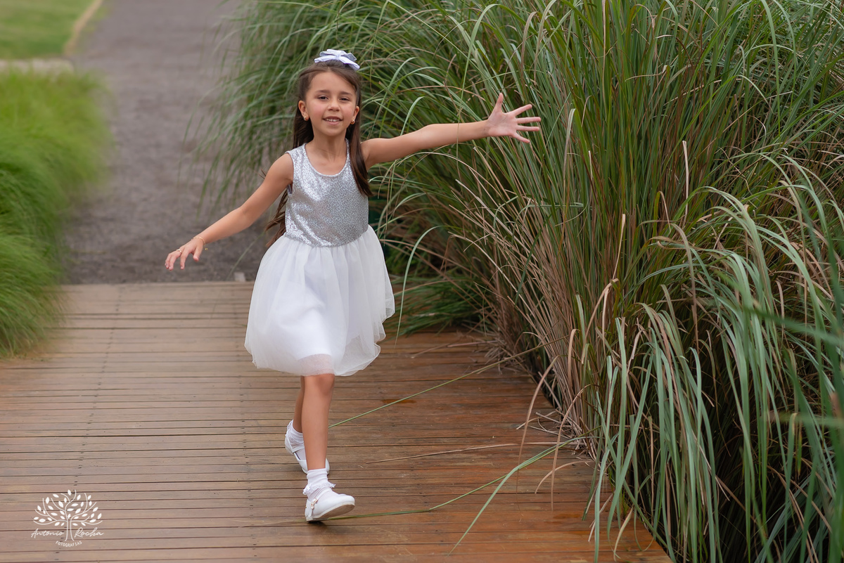 Ana Júlia – Formatura Infantil – Fotos de Formatura – Ensaio Externo – Formatura Pré-Escola – Toga Azul Infantil - Ensaio Infantil – Ensaio de Família – Fotografia de Família – Antonio Rocha Fotografias – Parque Una - Pelotas