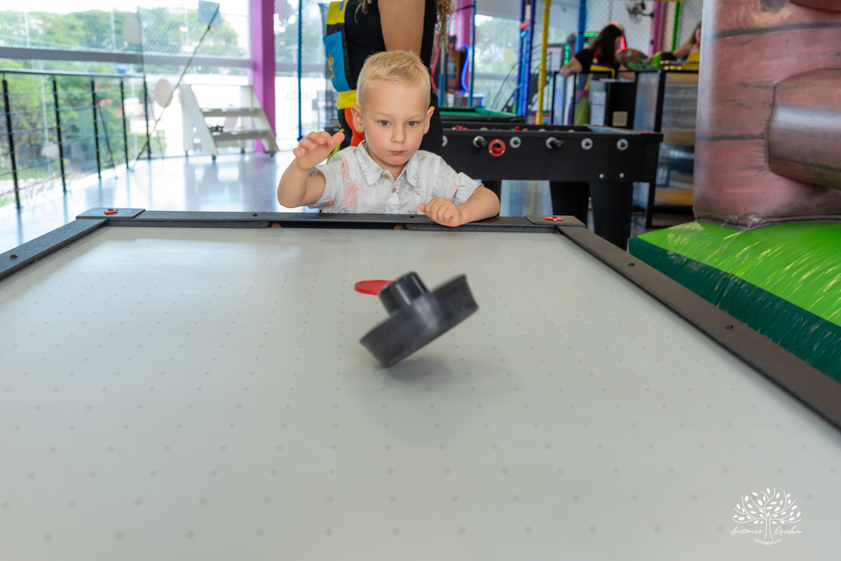Miguel – 4 anos – Candy Club – Festa Infantil – Fotografia de Família - Fotos de Aniversário - Festa de Criança - Pelotas - Antonio Rocha Fotografias - maletinha colorida