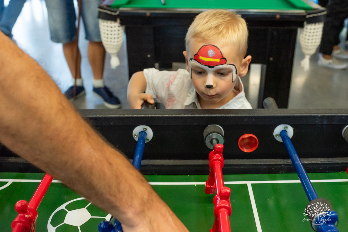 Miguel – 4 anos – Candy Club – Festa Infantil – Fotografia de Família - Fotos de Aniversário - Festa de Criança - Pelotas - Antonio Rocha Fotografias - maletinha colorida