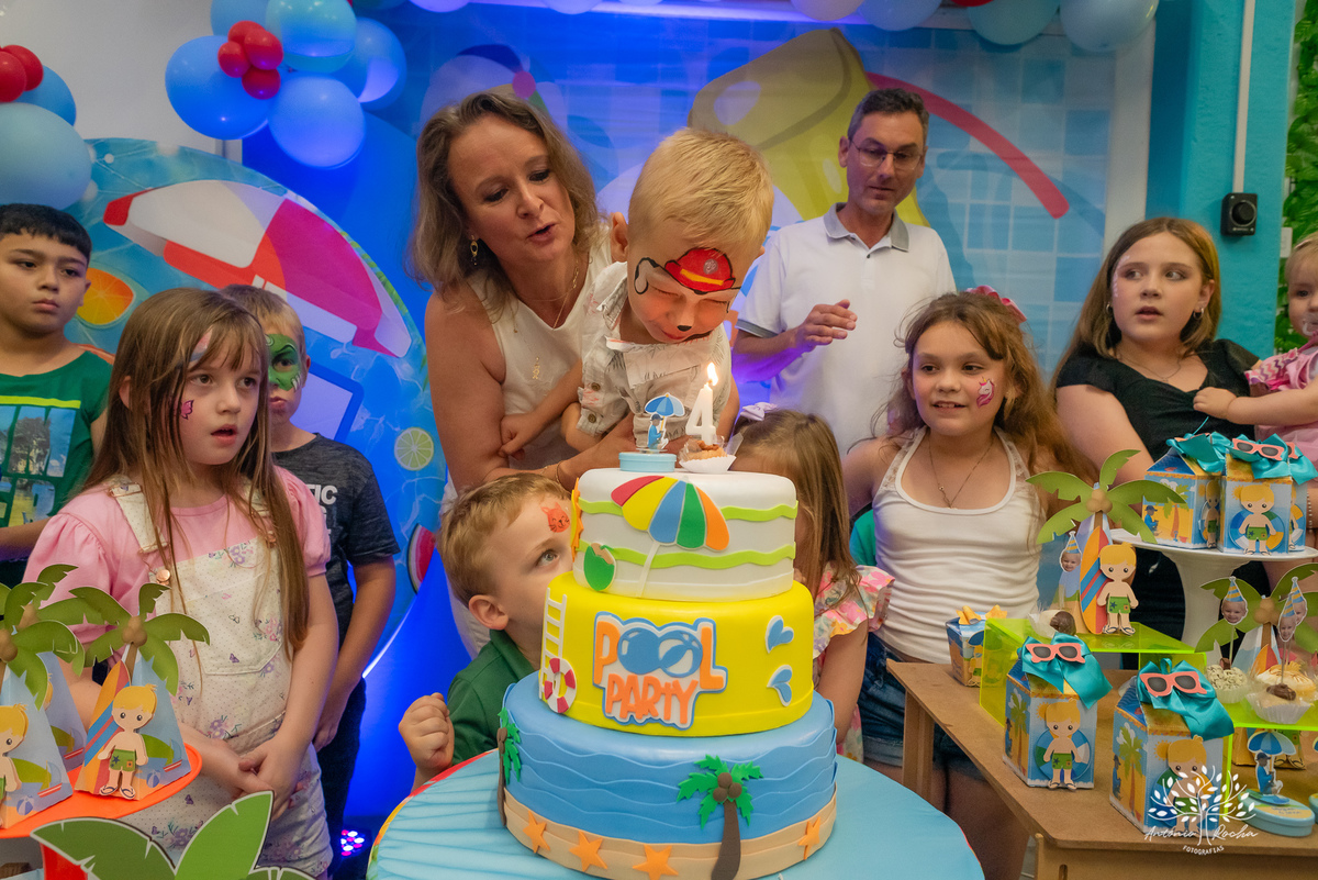 Miguel – 4 anos – Candy Club – Festa Infantil – Fotografia de Família - Fotos de Aniversário - Festa de Criança - Pelotas - Antonio Rocha Fotografias - maletinha colorida