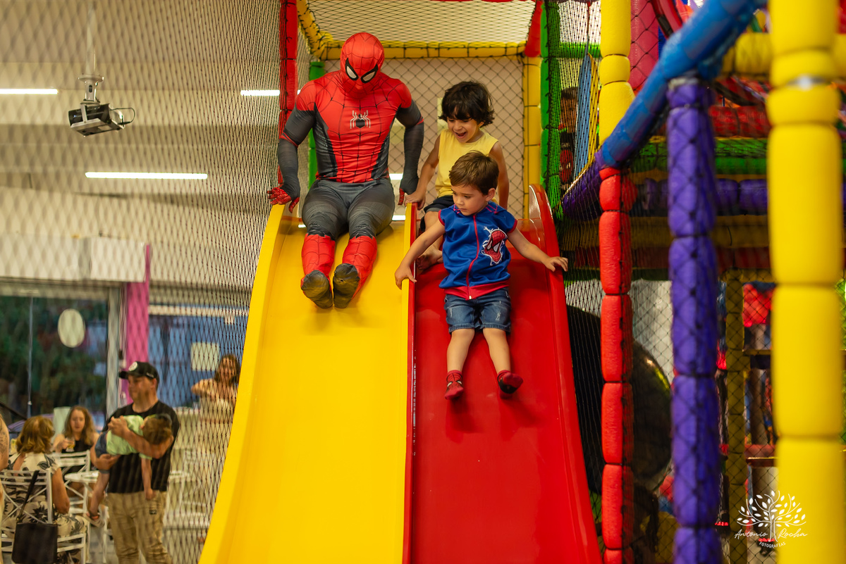 Romeu – 3 anos – Candy Club – Festa Infantil – Festa de Criança – Fotografia Infantil – Fotografia de Família – Homem Aranha - Pelotas - Antonio Rocha Fotografias
