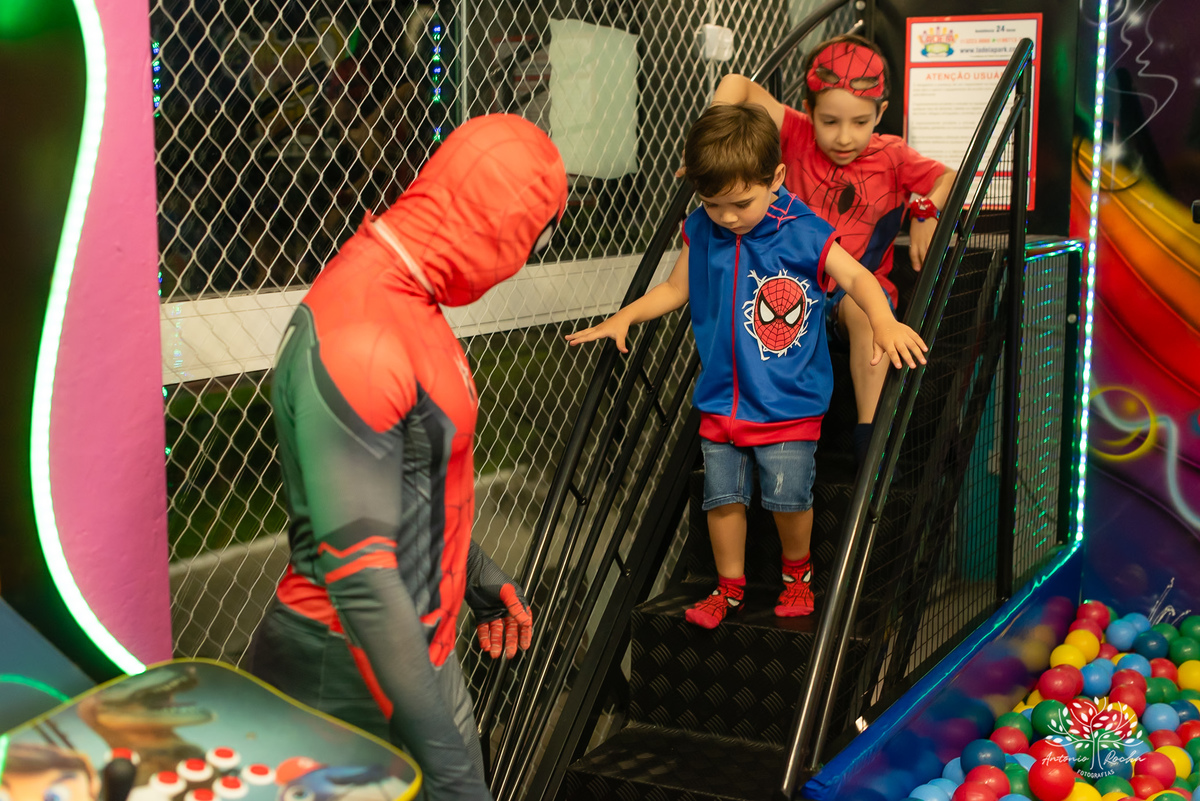 Romeu – 3 anos – Candy Club – Festa Infantil – Festa de Criança – Fotografia Infantil – Fotografia de Família – Homem Aranha - Pelotas - Antonio Rocha Fotografias