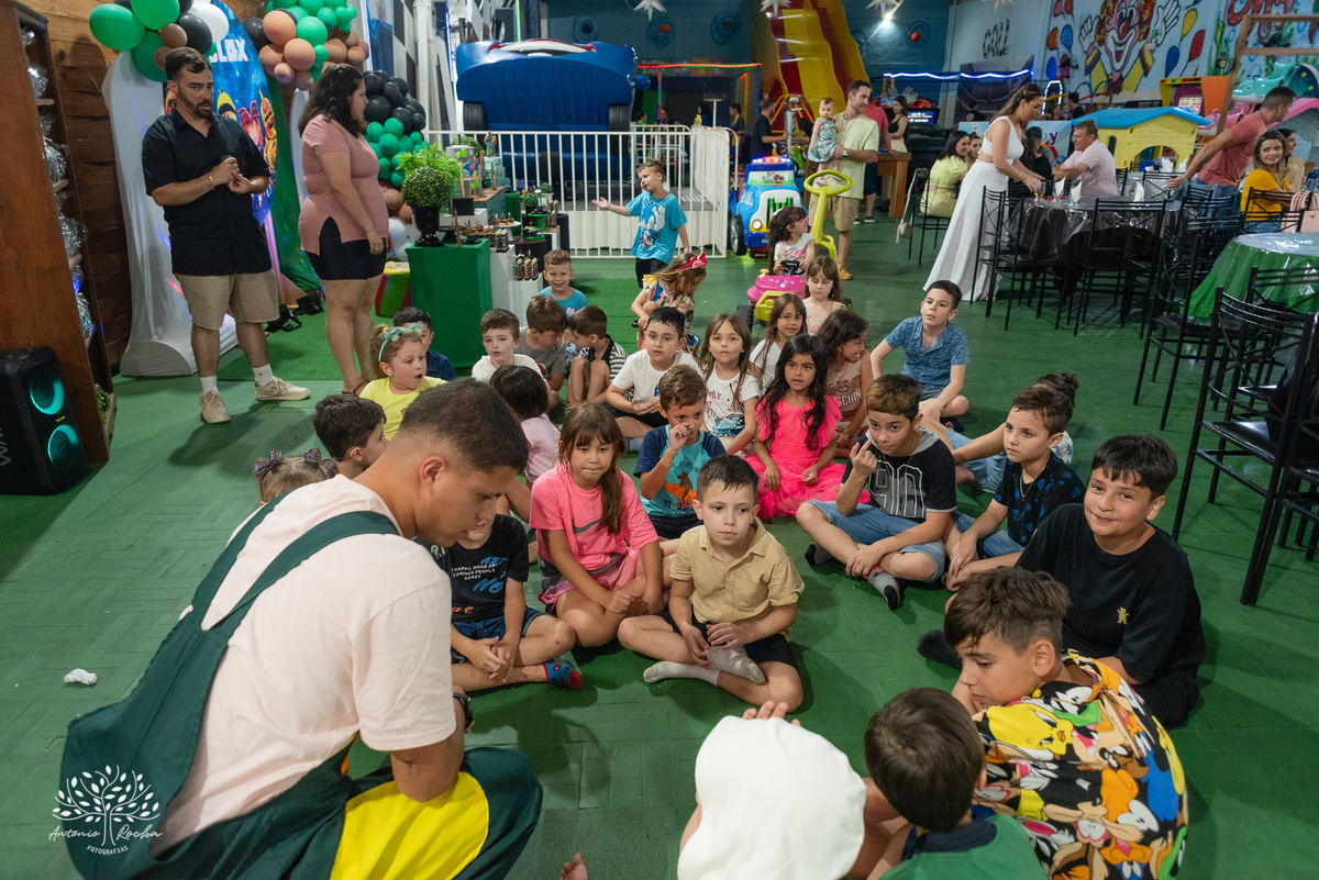 Arthur–7 anos – sete anos – roblox – brincar e ser feliz – brincadeira de criança – cabo de guerra -  -Festa Infantil – Fotografia de Família - Fotos de Aniversário - Festa de Criança - Pelotas - Antonio Rocha Fotografias