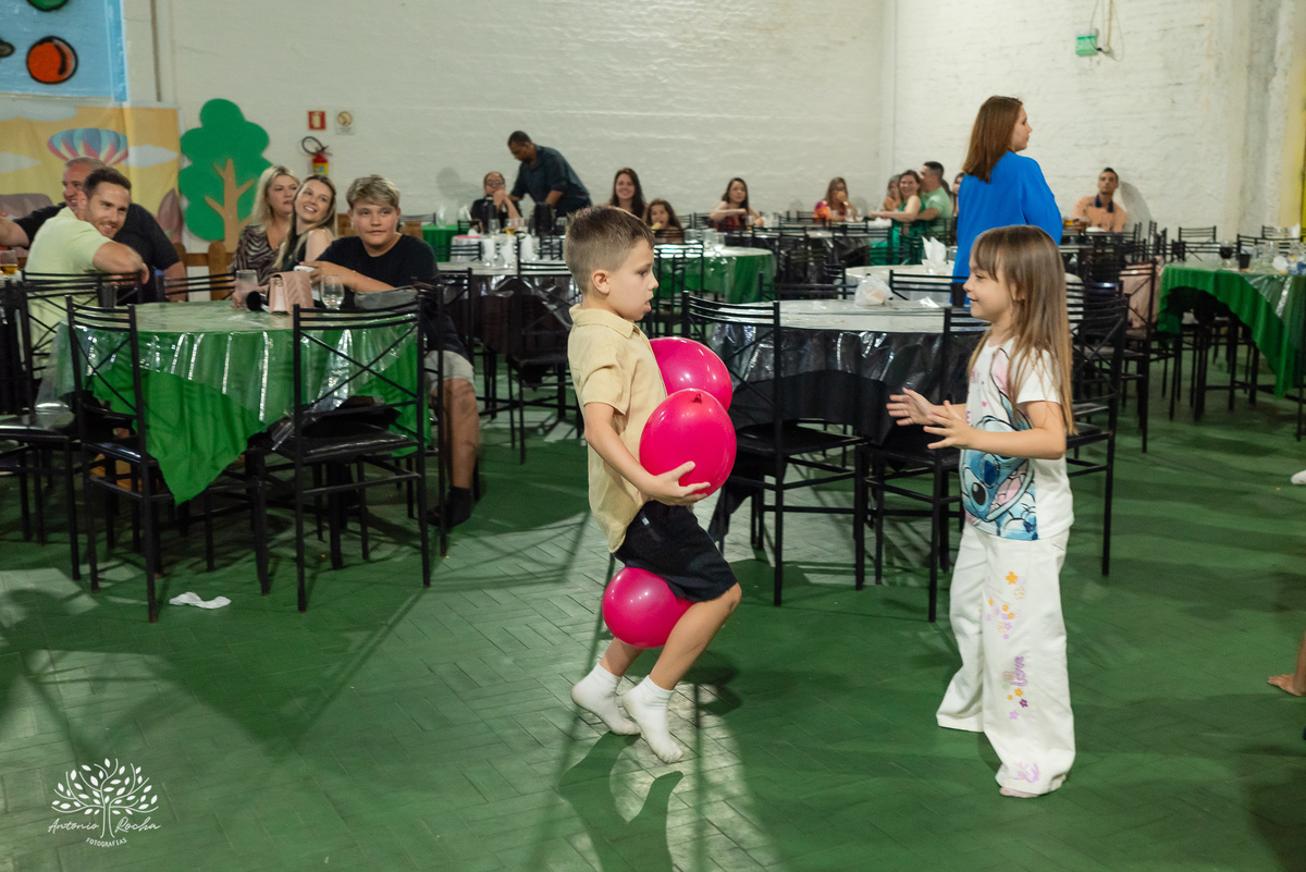 Arthur–7 anos – sete anos – roblox – brincar e ser feliz – brincadeira de criança – cabo de guerra -  -Festa Infantil – Fotografia de Família - Fotos de Aniversário - Festa de Criança - Pelotas - Antonio Rocha Fotografias