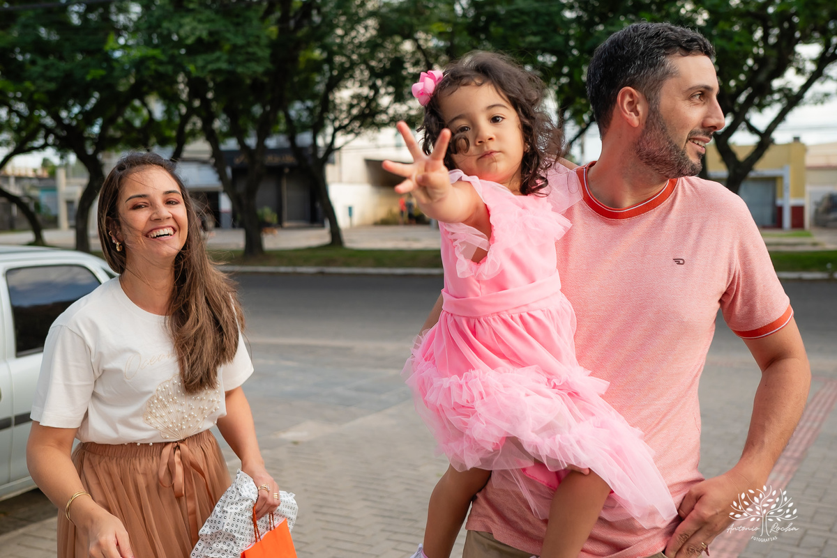 Maite – 3 anos – Loly Pop – Jardim Secreto - Festa Infantil – Fotografia de Família - Fotos de Aniversário - Festa de Criança - Pelotas - Antonio Rocha Fotografias – Cachorro-quente – bolo de aniversário – picolé – Murilo Cunha– Manuella Carvalho- Mannu