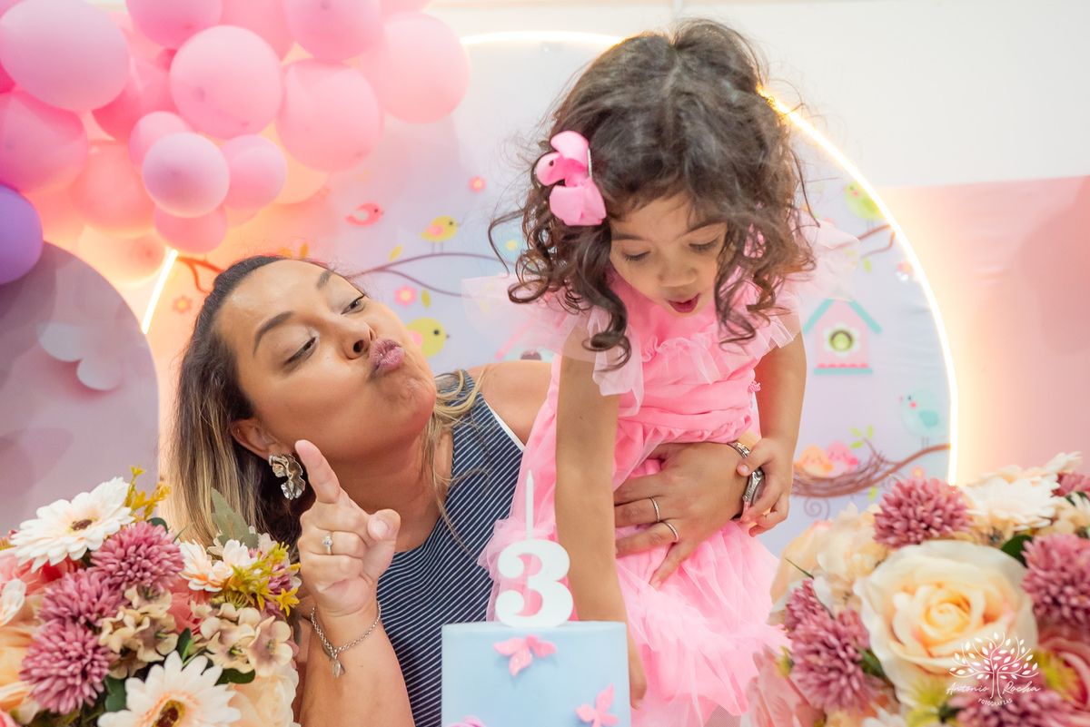 Maite – 3 anos – Loly Pop – Jardim Secreto - Festa Infantil – Fotografia de Família - Fotos de Aniversário - Festa de Criança - Pelotas - Antonio Rocha Fotografias – Cachorro-quente – bolo de aniversário – picolé – Murilo Cunha– Manuella Carvalho- Mannu