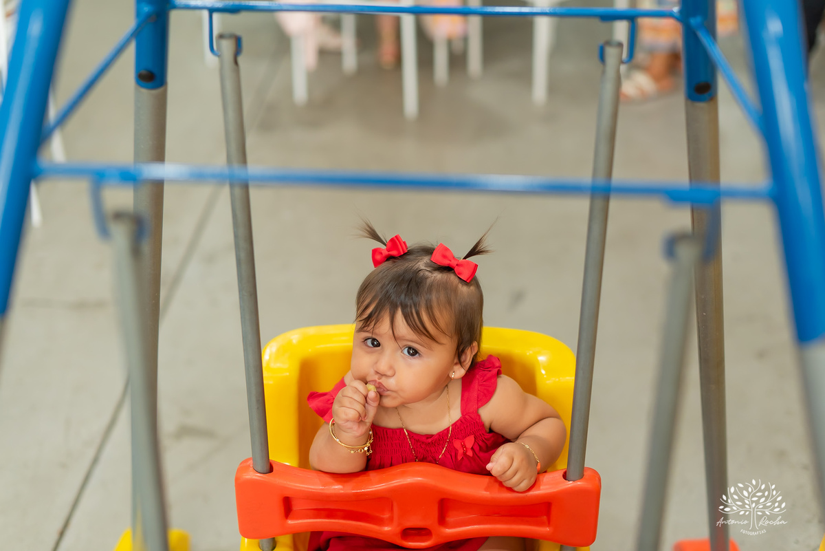 
Vicky – 1 ano – Primeiro Aninho – Juliana Lamas – Arthur Bender - Maria - - Festa Infantil – Fotografia de Família - Fotos de Aniversário – Casa de Alice - Festa de Criança - Pelotas - Antonio Rocha Fotografias – Bolo Fofo
