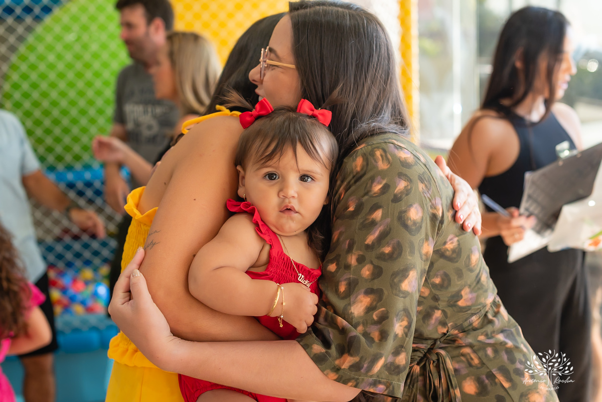 
Vicky – 1 ano – Primeiro Aninho – Juliana Lamas – Arthur Bender - Maria - - Festa Infantil – Fotografia de Família - Fotos de Aniversário – Casa de Alice - Festa de Criança - Pelotas - Antonio Rocha Fotografias – Bolo Fofo
