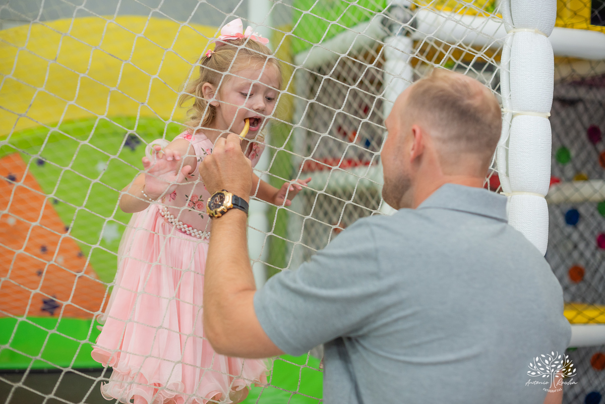 Manuela – Manu – 4 anos – Festa Infantil – Festa de Criança – Festa de Família – fotografia – Princesas - Walt Disney – Fotos de Aniversário – Arte e Riso – Ivana Manke – Maicon Schumacher - Antonio Rocha Fotografias - Pelotas