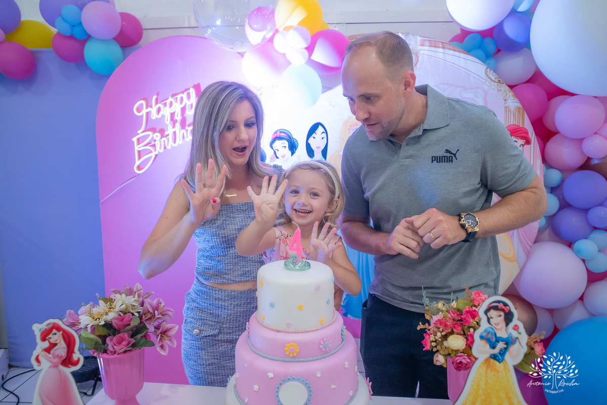 Manuela – Manu – 4 anos – Festa Infantil – Festa de Criança – Festa de Família – fotografia – Princesas - Walt Disney – Fotos de Aniversário – Arte e Riso – Ivana Manke – Maicon Schumacher - Antonio Rocha Fotografias - Pelotas