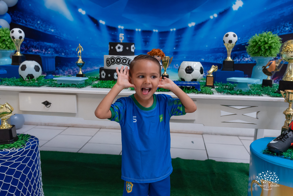 Vitor – 5 anos - Festa Infantil – Festa de Criança – Festa de Família – fotografia – decoração de futebol – camisa 10 – clifff kids – Fotos de Aniversário – Tio Tatá – Anima - Antonio Rocha Fotografias - Pelotas