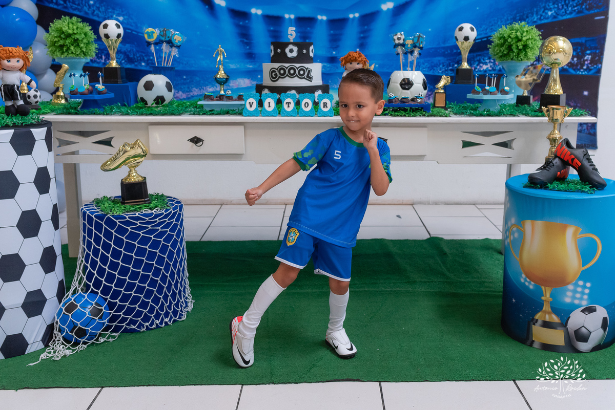 Vitor – 5 anos - Festa Infantil – Festa de Criança – Festa de Família – fotografia – decoração de futebol – camisa 10 – clifff kids – Fotos de Aniversário – Tio Tatá – Anima - Antonio Rocha Fotografias - Pelotas
